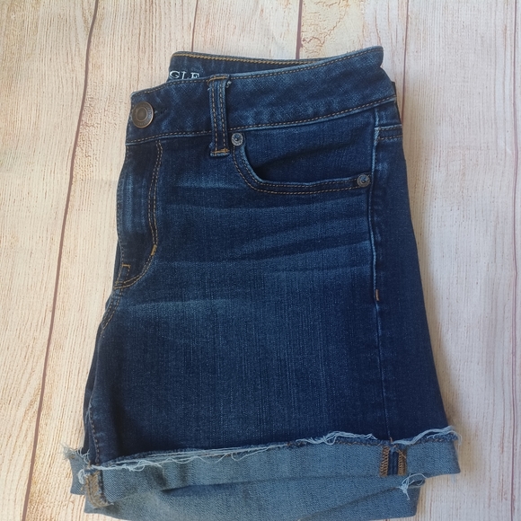 American Eagle 360 super stretch midi Jean short - Picture 3 of 3